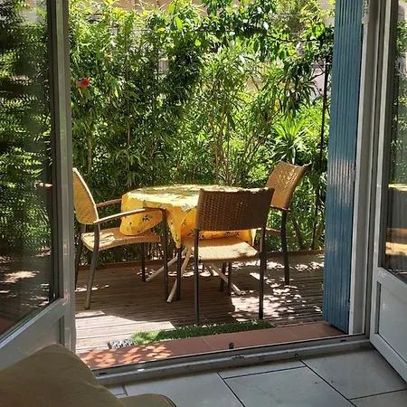 Tres Cosy Et Confortable A Les Bains Apartment *