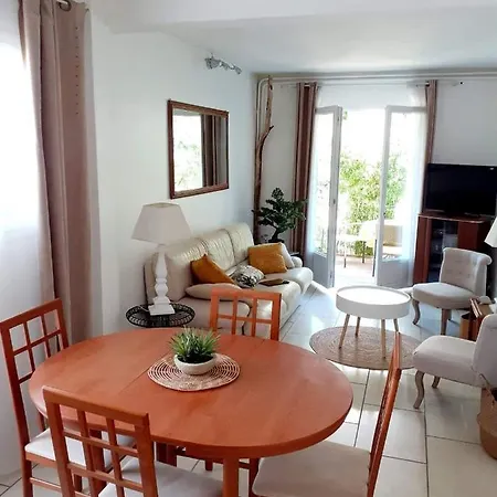 Tres Cosy Et Confortable A Les Bains *